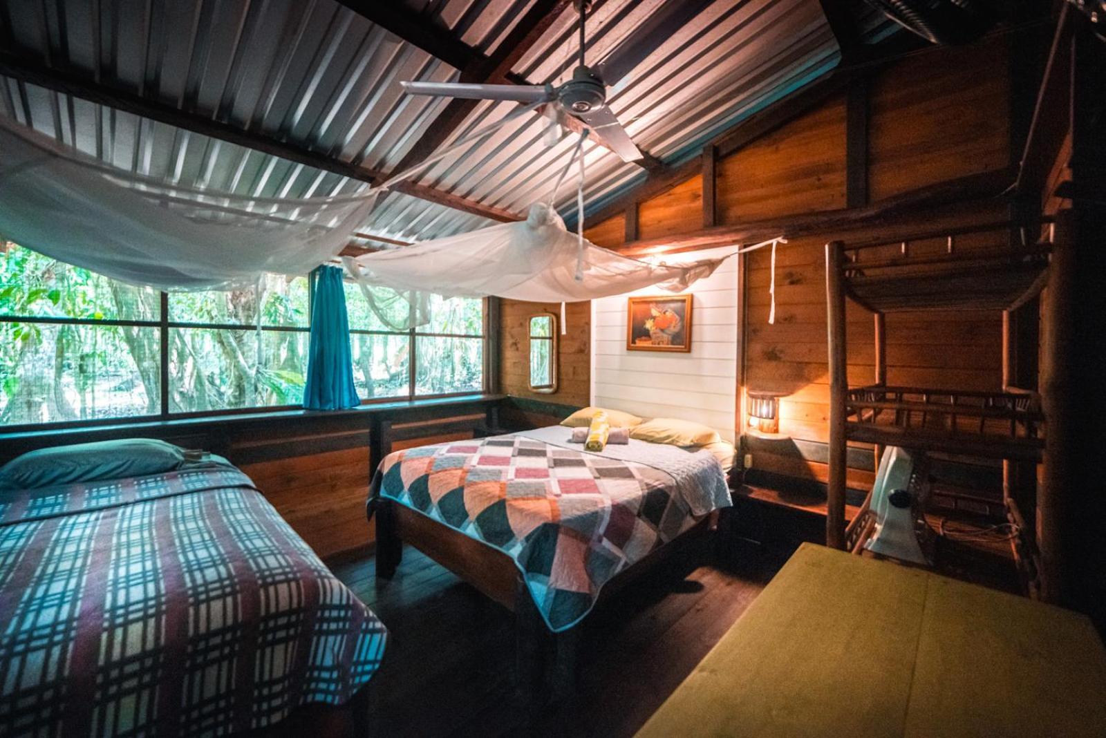Hotel Casa Perico Рио-Дульсе Экстерьер фото